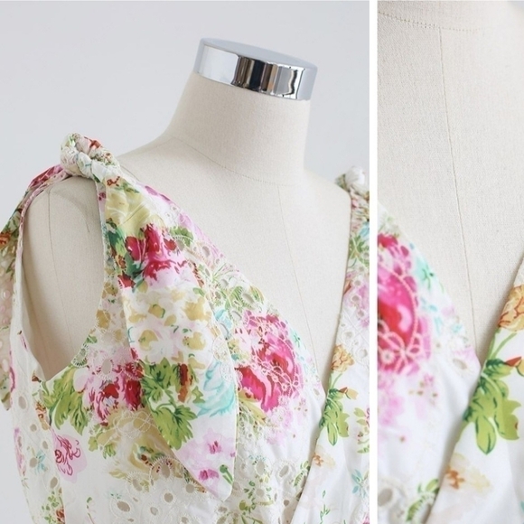 FLOWER EMBROIDERED TIE-STRAP WRAPPED TOP size medium - Picture 4 of 5